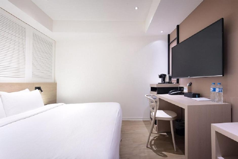Keebe Hotel Cơ Long Ngoại thất bức ảnh