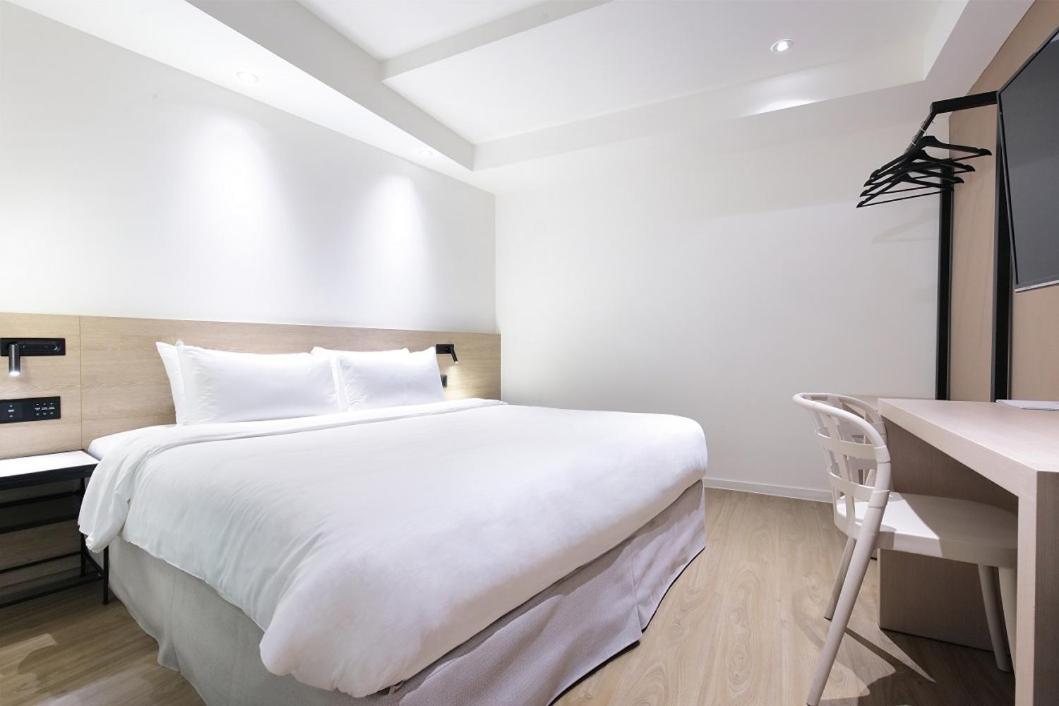 Keebe Hotel Cơ Long Ngoại thất bức ảnh